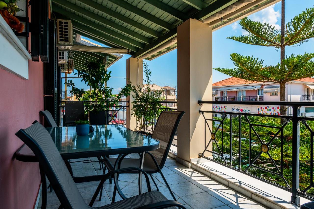 G.R luxury apartment Kalligoni Exterior foto