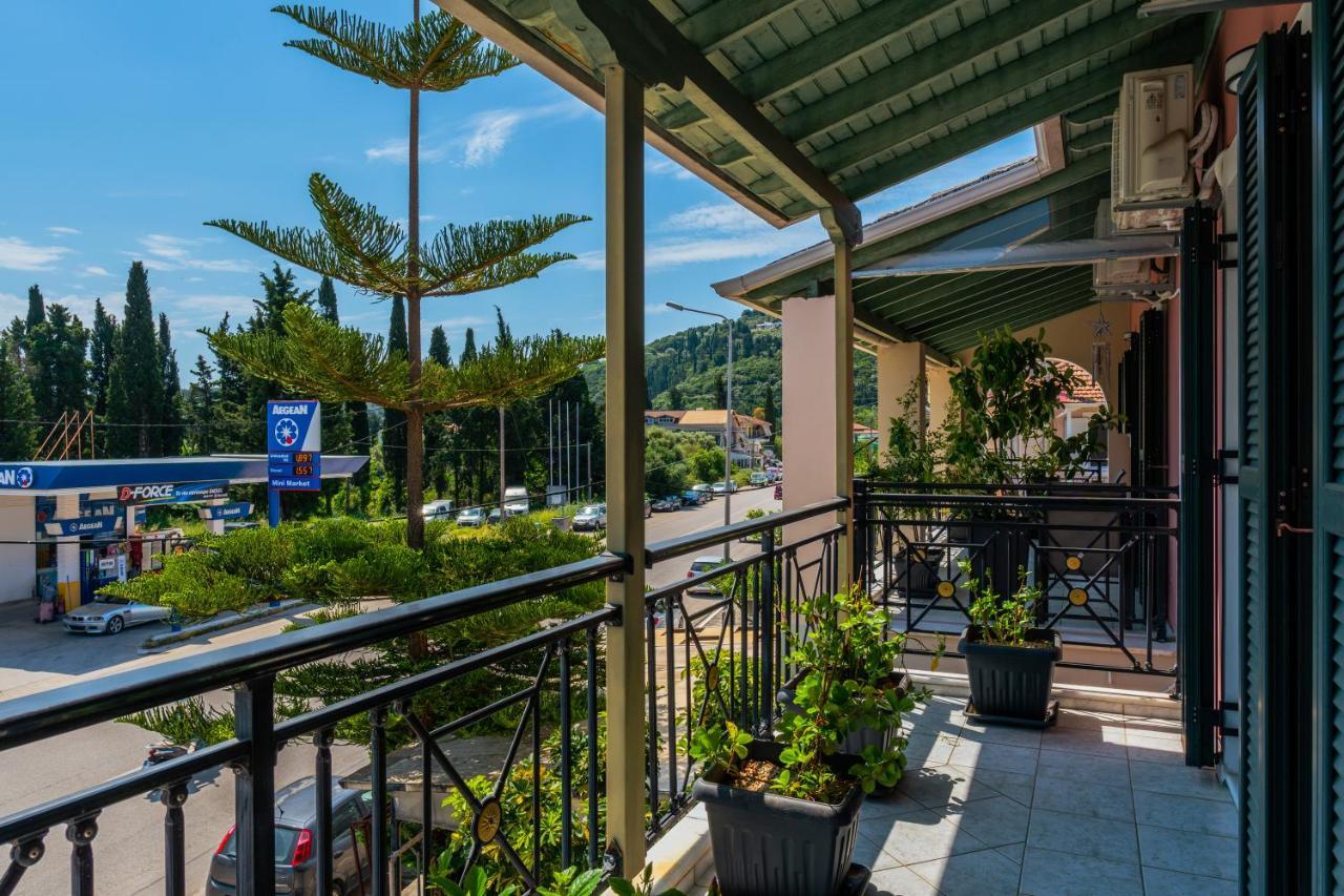 G.R luxury apartment Kalligoni Exterior foto
